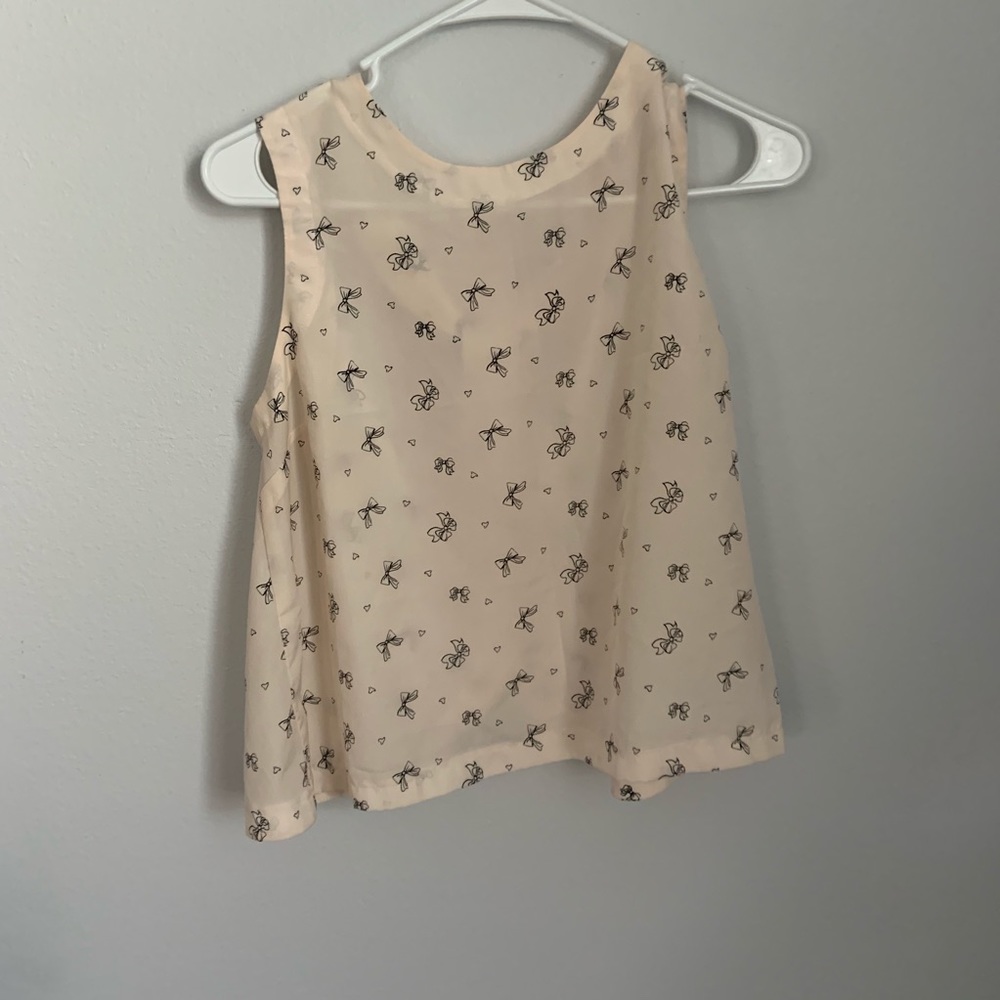 Forever 21 Cropped Bow Tee Shirt Size- Large
